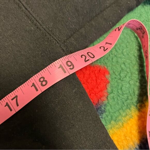 Gildan Heavy Blend Vashon Island Washington Sasquatch Hooded Sweatshirt (S) - Picture 6 of 9